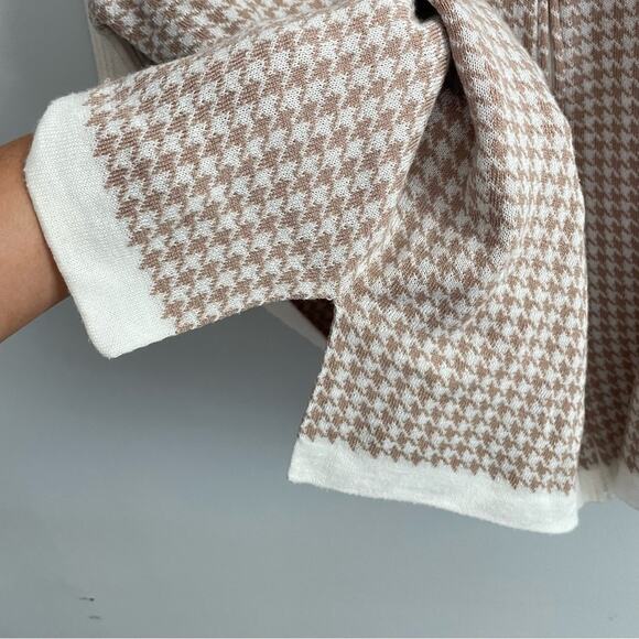 St. John Sport | Women’s Houndstooth Oversized Zip-Up Cardigan Jacket Dolman Tan - Picture 4 of 8